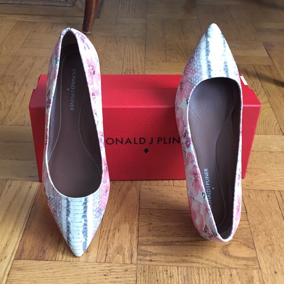 Fabulous Donald J Pliner Adore Snake Fleur Flats Size 9.5 - Picture 7 of 12